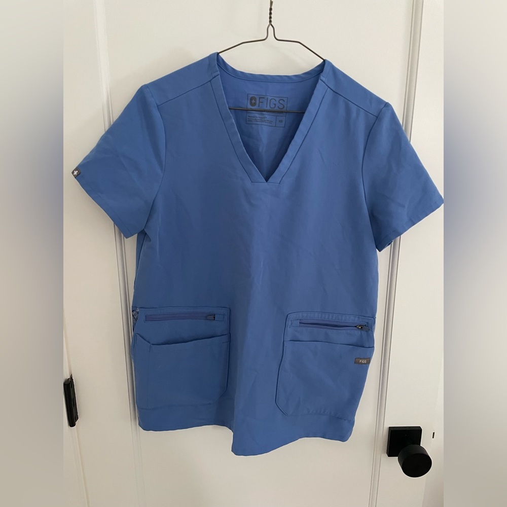 Ceil Blue 6 Pocket Scrub Top